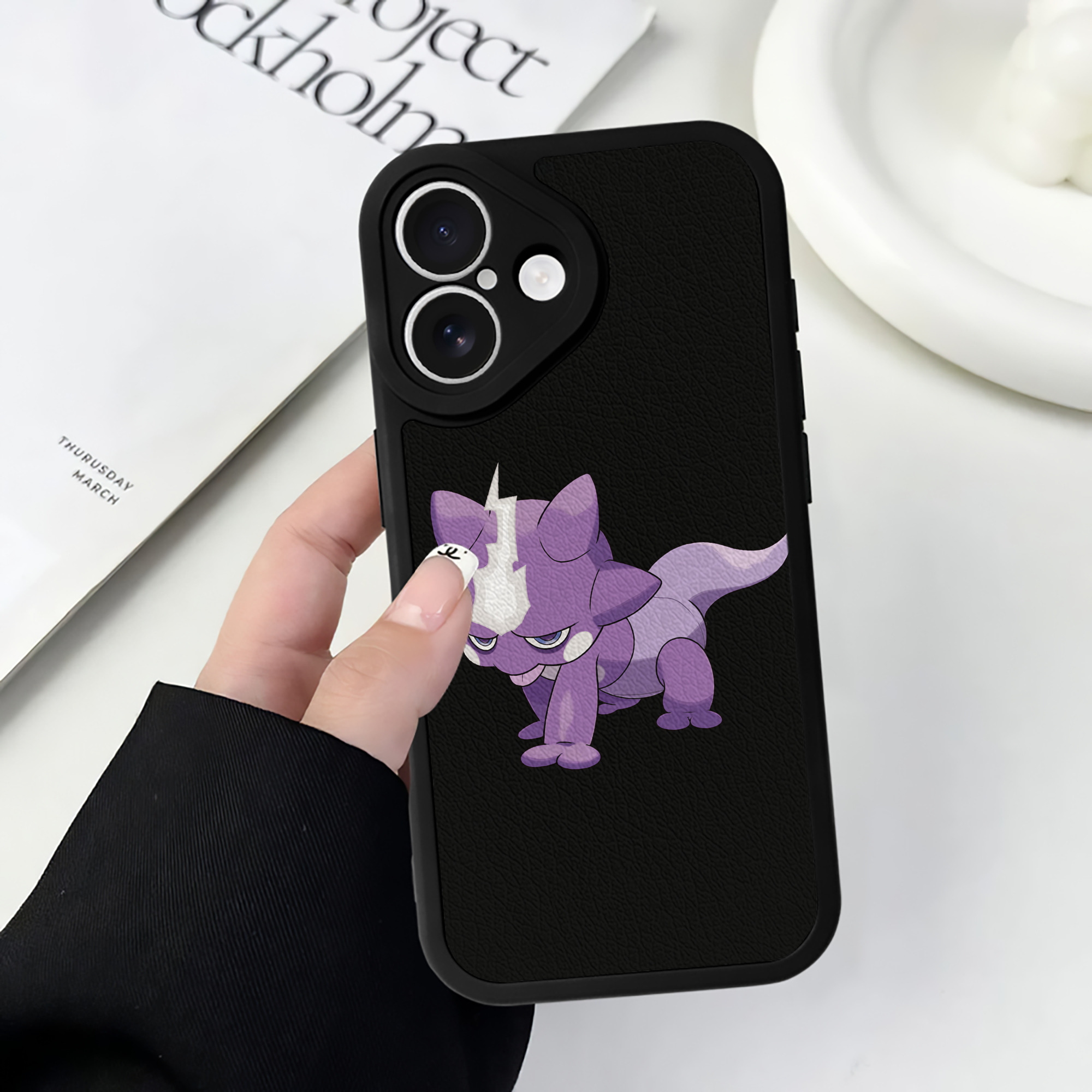 （画像用） ポケットモンスター Pokémon 【iPhone 16シリーズ対応】シリコンスマホケース（レザー調） 材質：シリコン